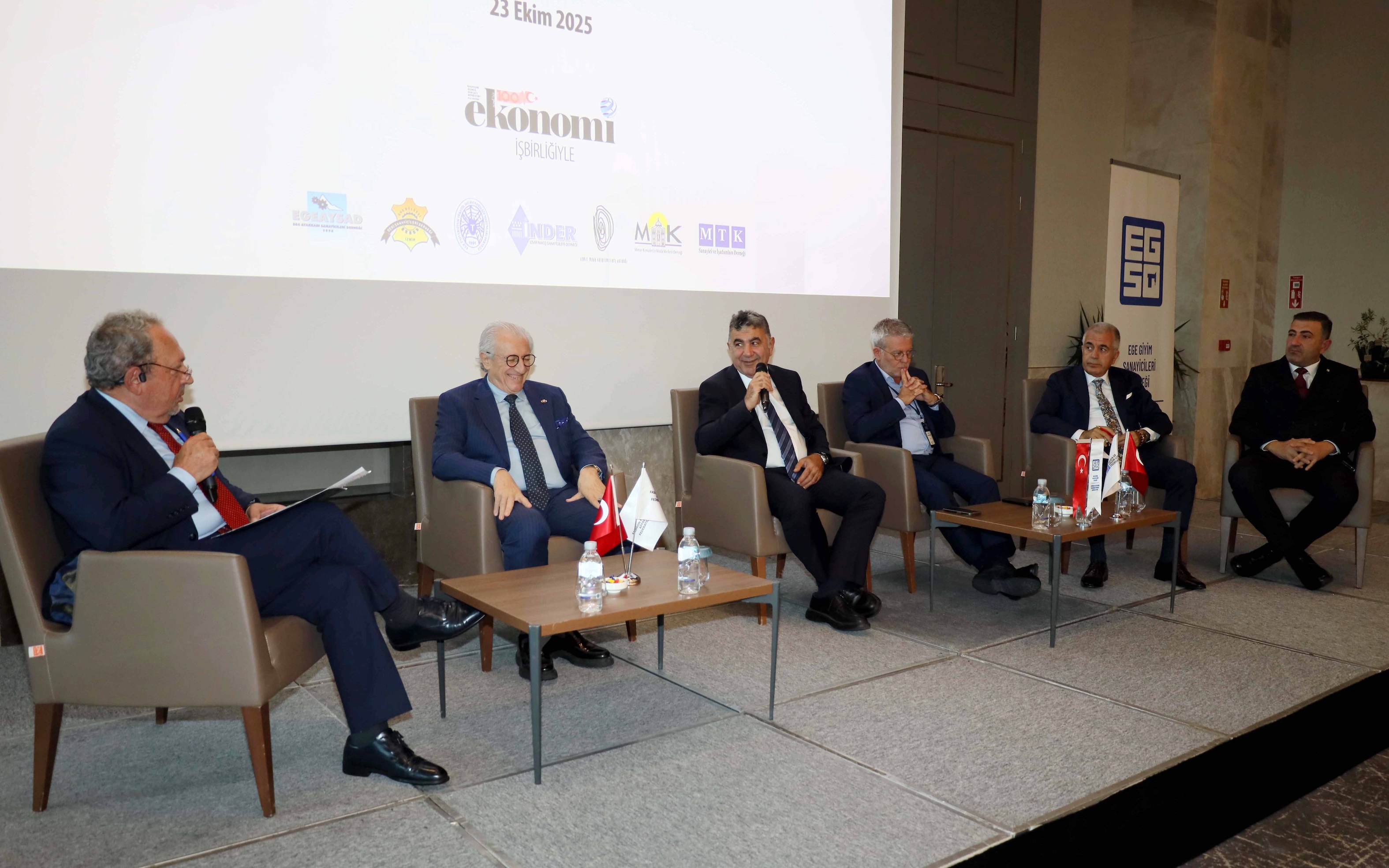 İzmir Çalıştayı’nda dijital dönüşüm ve yeşil endüstri vurgusu